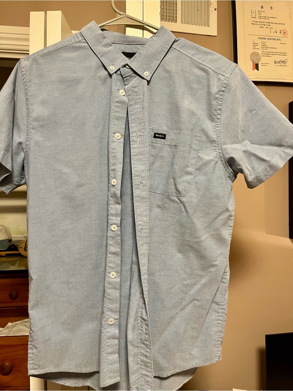 RVCA Men’s Light Blue Short Sleeve Button-Down Oxford Shirt